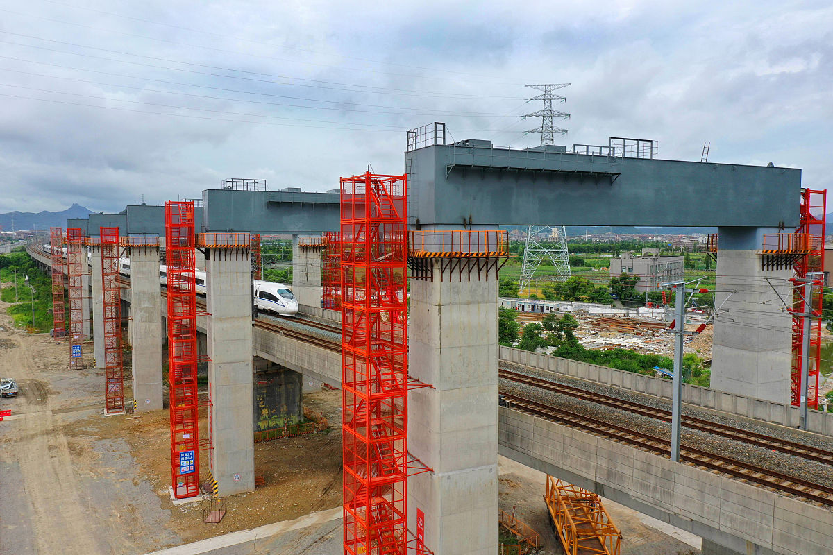 雅万高铁最近不是正在p轨吗准备开通吗怎么又完了