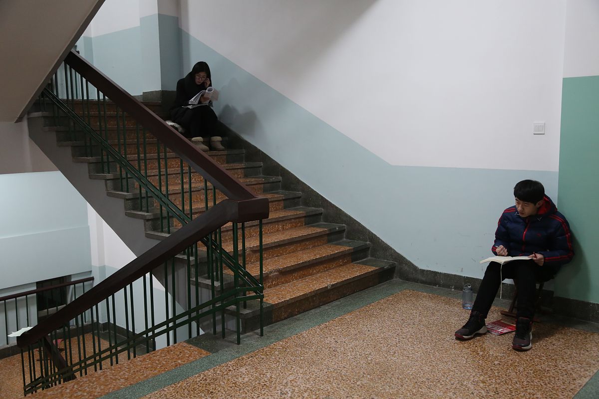 你是一名申论专家写一份有关申论考试申论之考试大纲2022年解读的网页文章1000字。