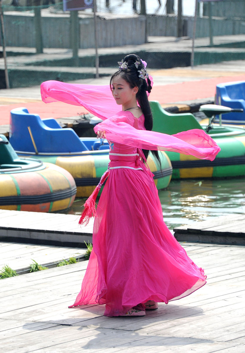 青春跃动，活力无限！- 大学运动饮料广告分镜头脚本