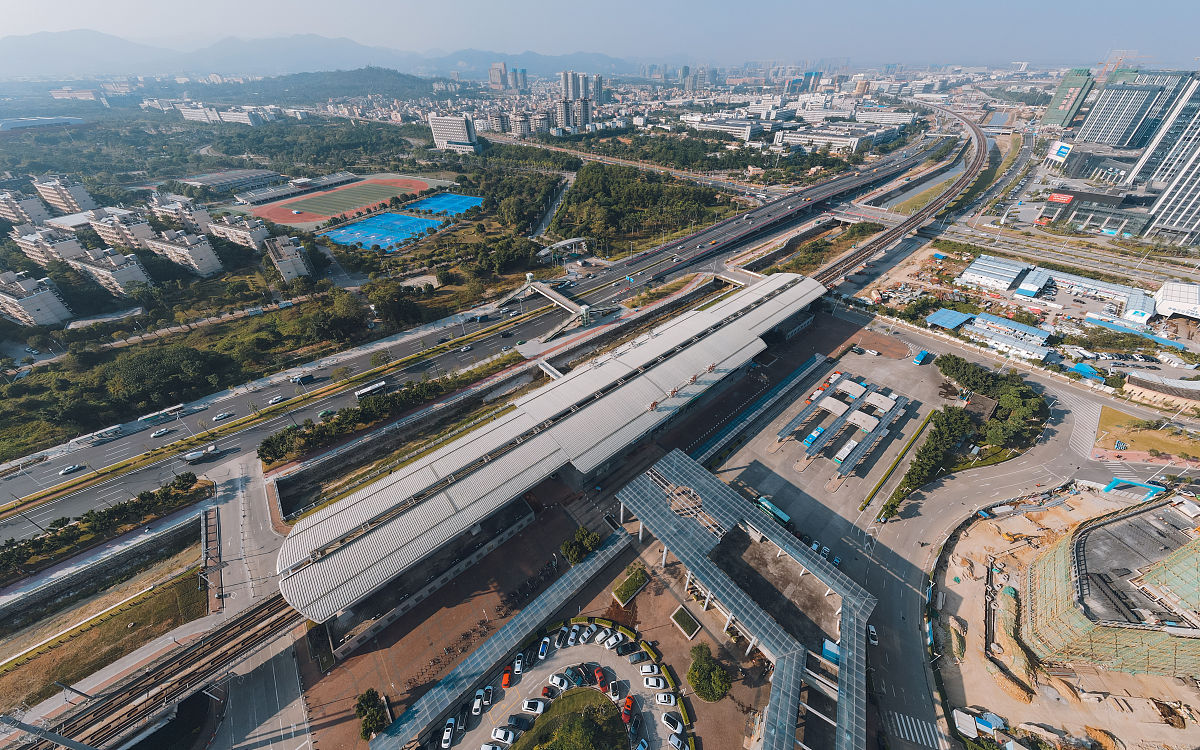 吉林大学珠海学院地址：唐家湾镇，交通指南