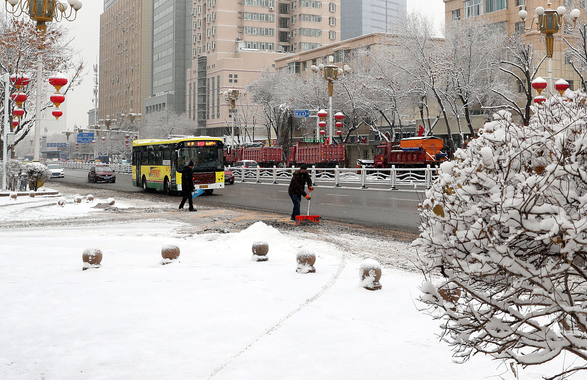 乌鲁木齐市植被覆盖度及其驱动因子引言怎写 不少于250字帮我描述