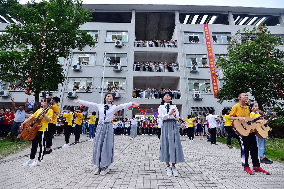 燃爆青春！10首经典中文歌曲，满满正能量！