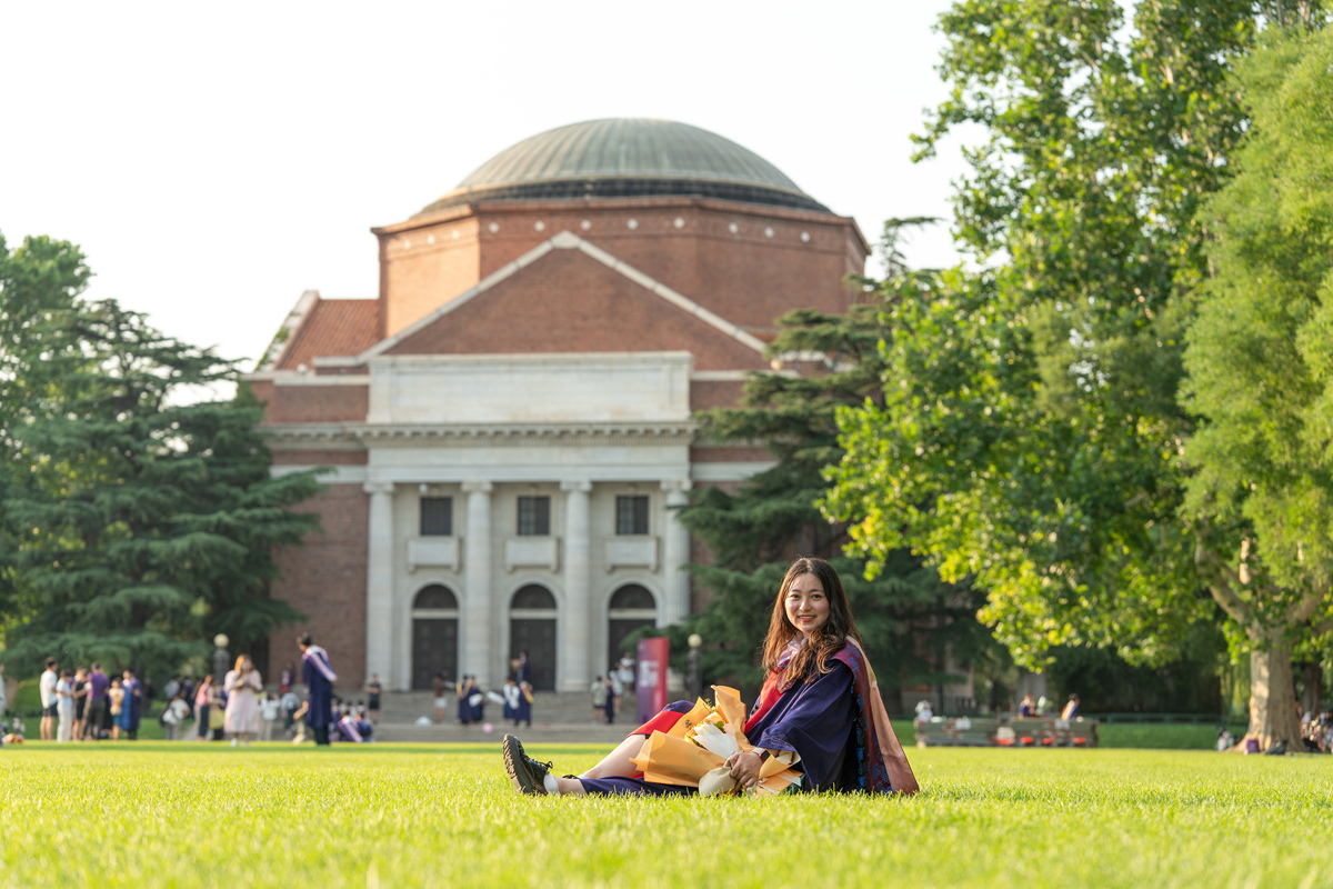 清华大学 - 中国顶尖大学，实力与成就兼备