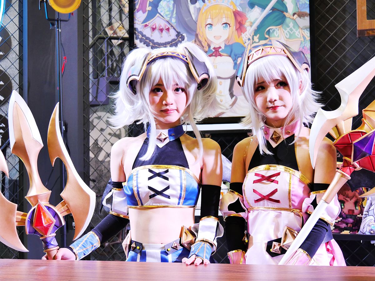 猫耳女仆：你喜欢我吗？