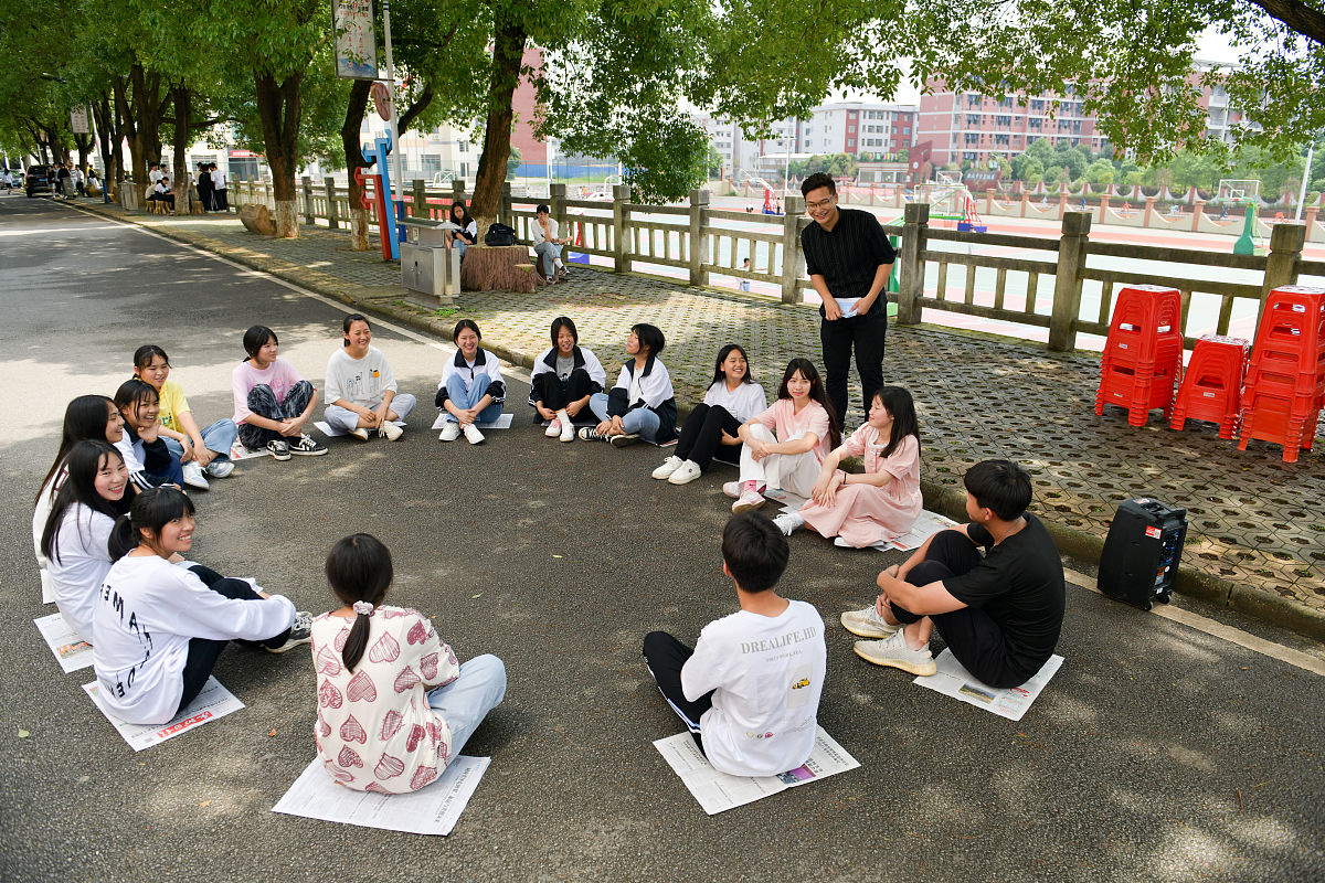 邯郸初中生中专报考指南：如何选择专业？