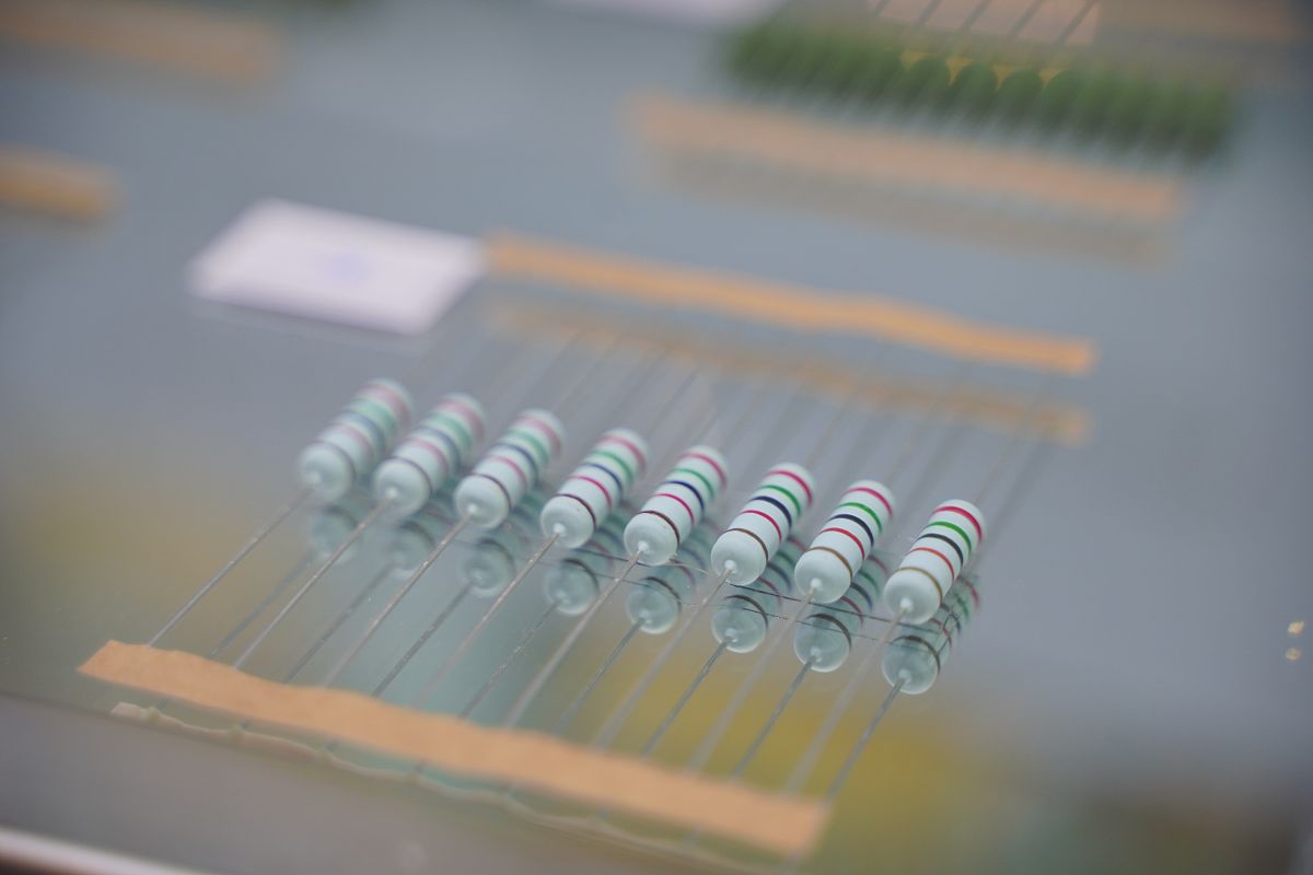 透明质酸电化学免疫传感器：识别核心、技术提升和应用前景