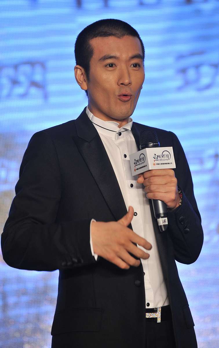2011年8月10日,北京,电影《白蛇传说》官网启动仪式.杨子+++_+++官网,