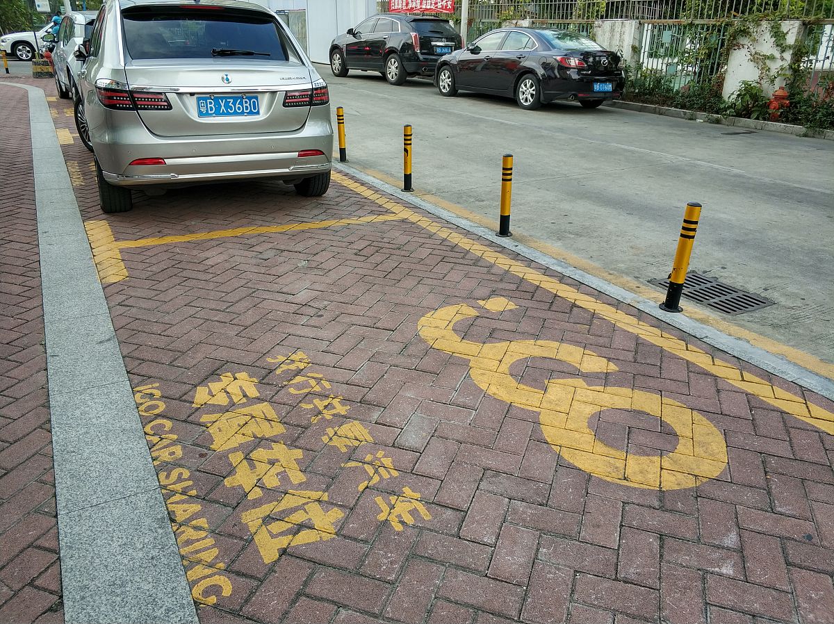 地上停车位和地下停车位建设成本计算