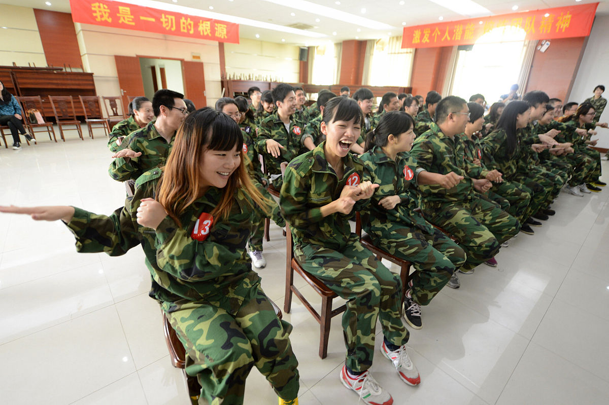 彭州军乐职高报名费多少