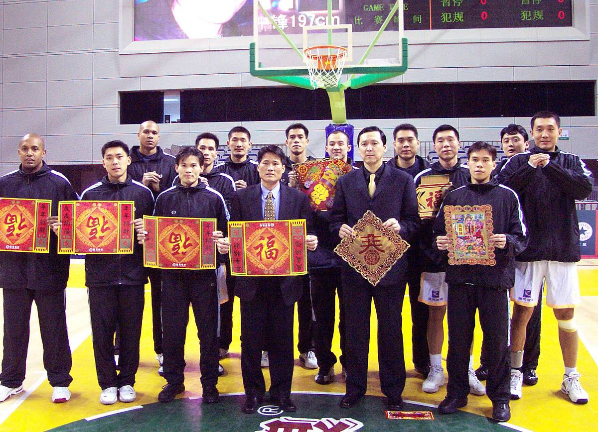 中国顶级哨兵：篮球裁判的传奇人生