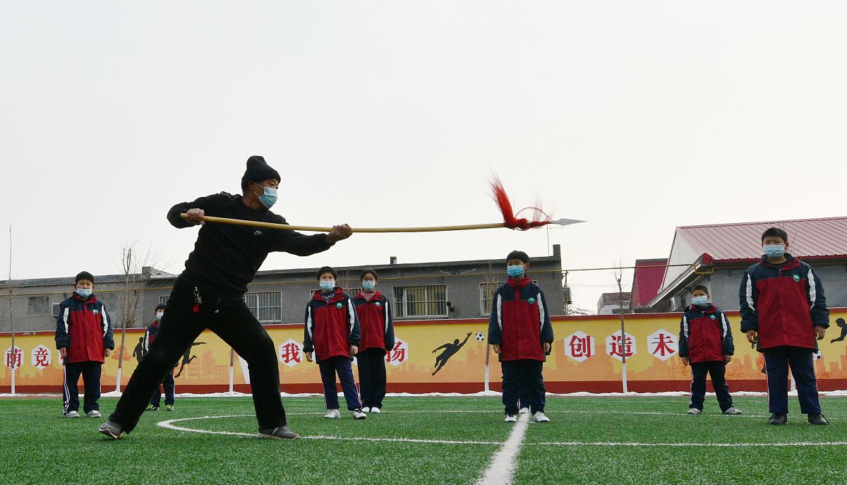 榆林体育运动学校地址：位于榆林市神木县