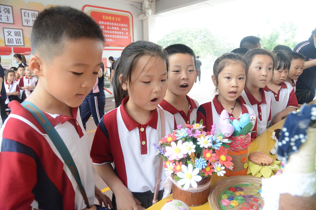 张永成老师感谢石牌镇小学同行战友的帮助