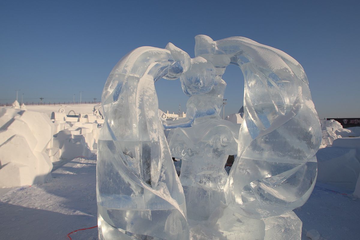 王者荣耀游戏机制详解 - 英雄选择、地图、团队协作等