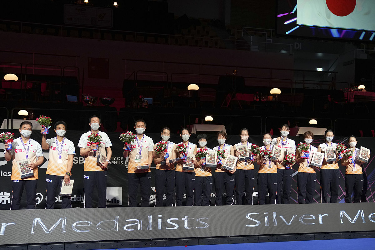 请你分析一下关于英雄联盟S8赛季世界冠军队伍IG为什么能获得冠军并详细说一下最主要的原因