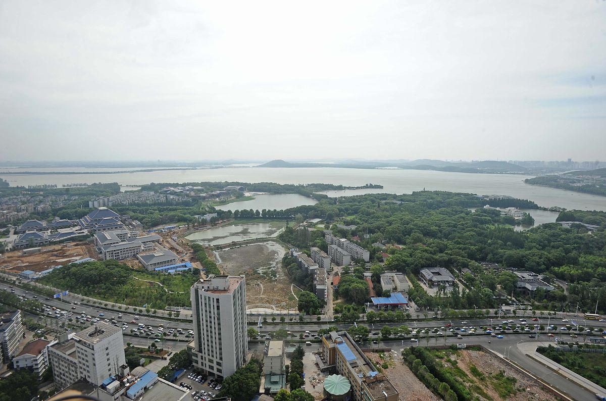 2013年7月4日,武汉东湖风景区.