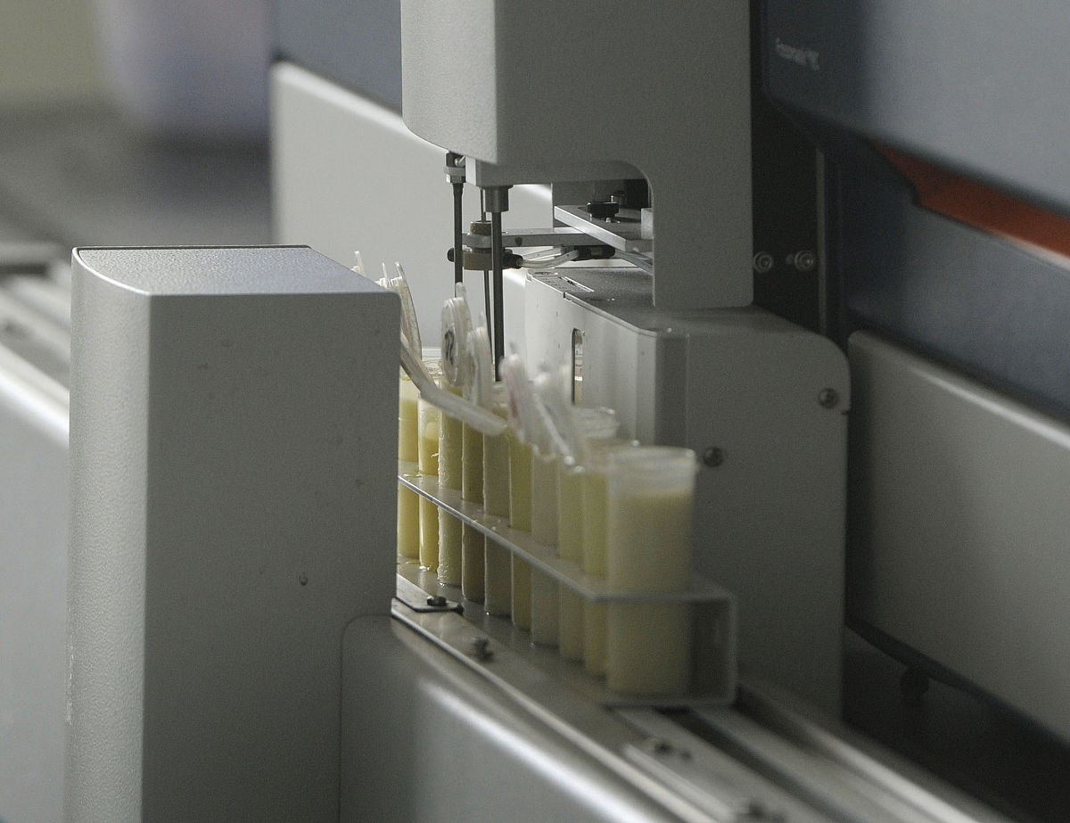 270nm 光谱分析:石英比色皿优于玻璃比色皿 270nm 光谱分析:石英比色皿优于玻璃比色皿