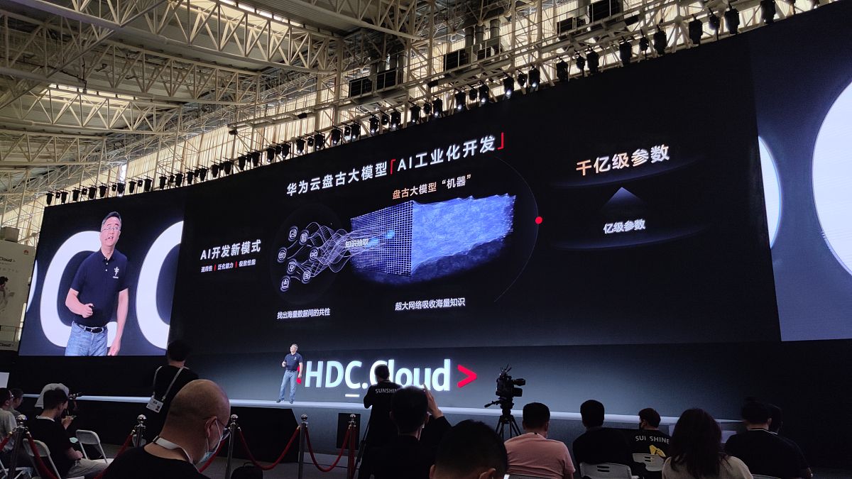 我有一只狗名字叫三万请问我为什么给这个狗起这个名字用汉语回答