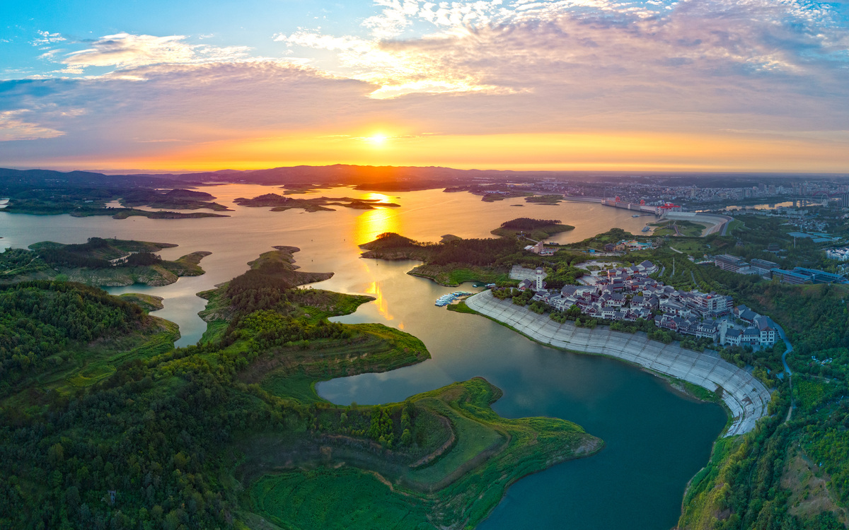 十堰的媒体曝光平台有哪些｜十堰媒体曝光求助热线是多少 要求：创建一篇1500至2000字的解决方案