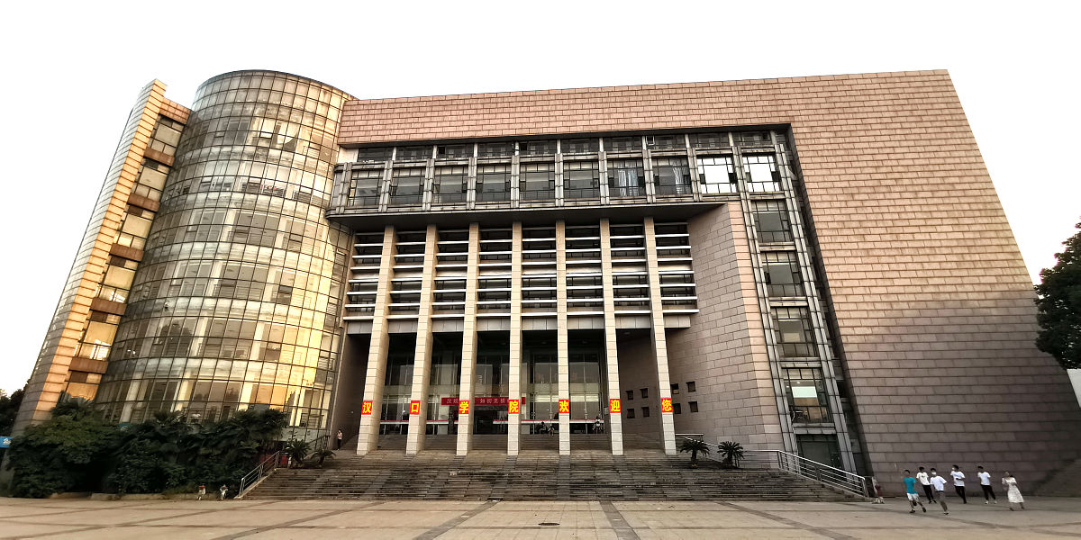 西北工业大学何尊摄影作品命名技巧：赋予作品更深层次的意义