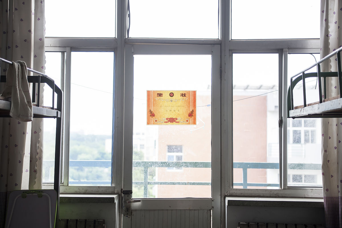 生成一篇评选文明宿舍的申请理由400字