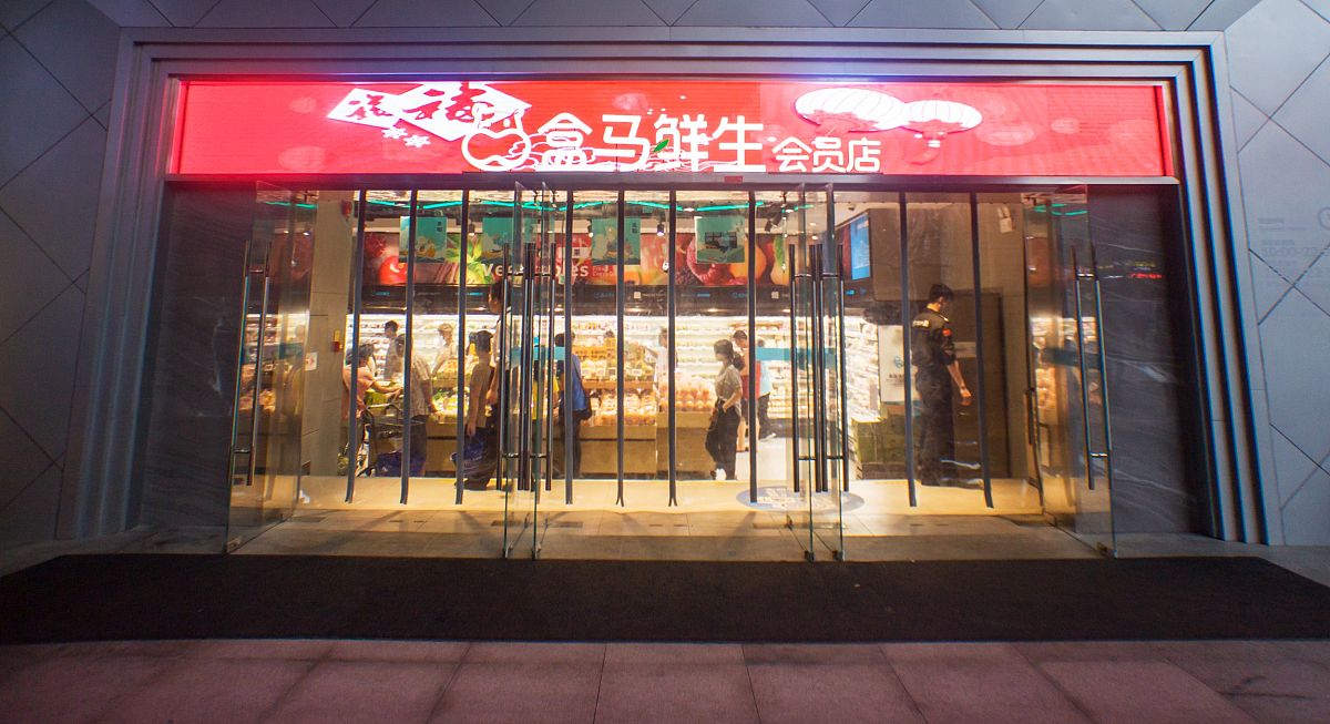 哈根达斯准备在7月的每周五举办会员节活动只要每周五去门店消费即可获得双倍积分。请为此活动涉及一个精简、好记的活动名称15字以内。