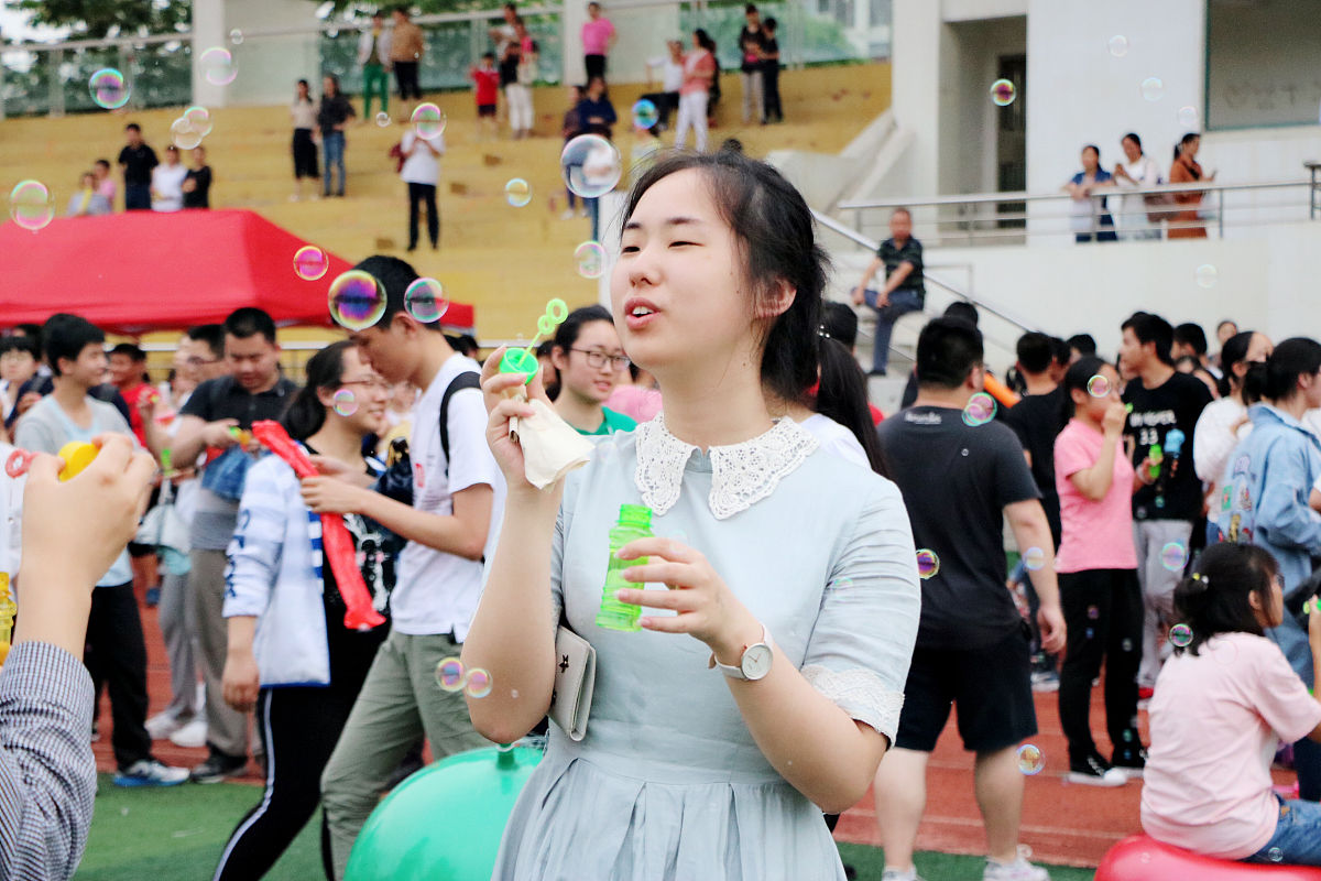 2020年贵州女生在幼师学校学什么好
