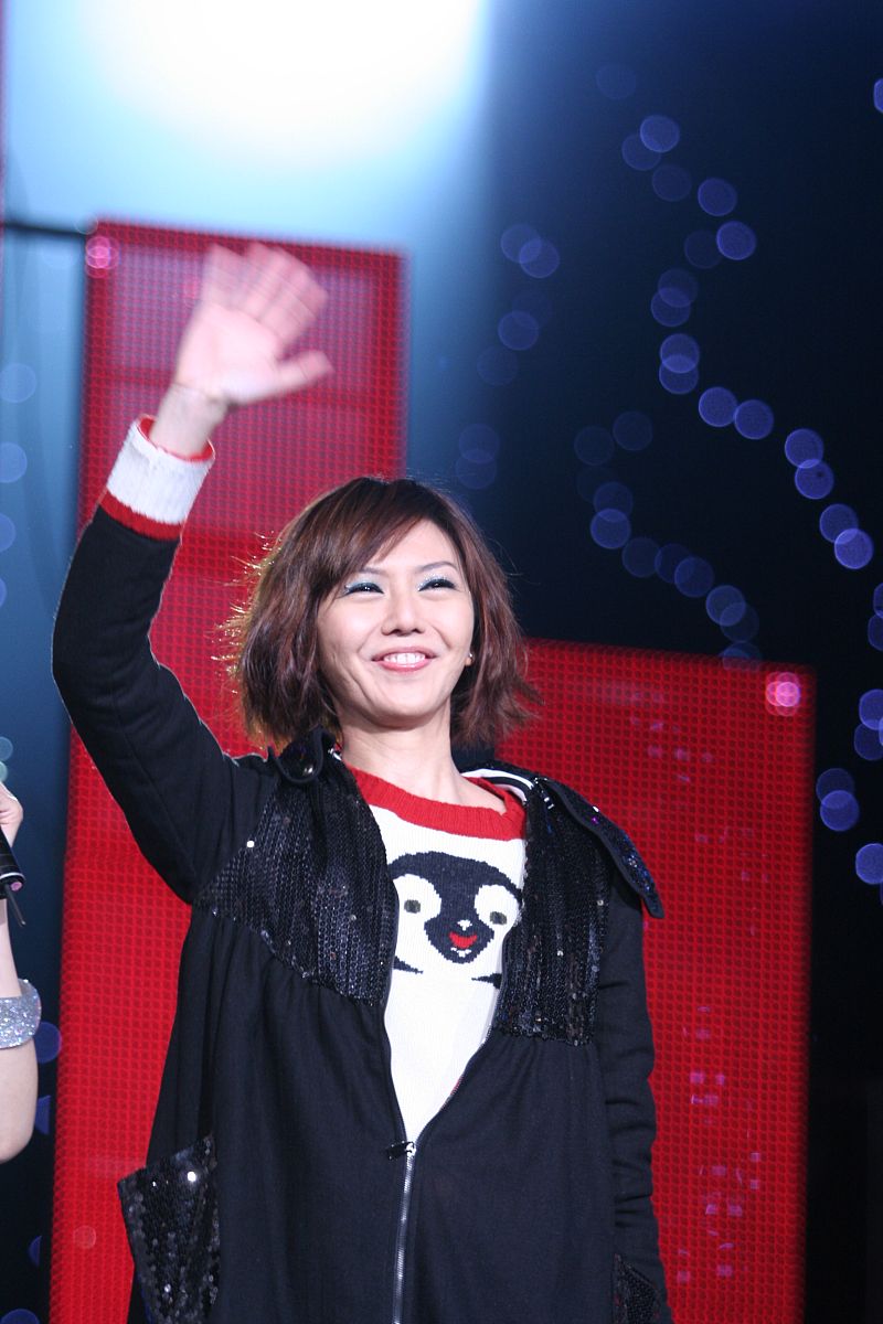 叶清歌出道一百天！粉丝祝福：唱歌好听，注意身体！