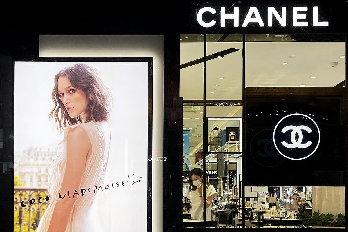 香奈儿：高奢还是顶奢？消费者视角下的品牌解析