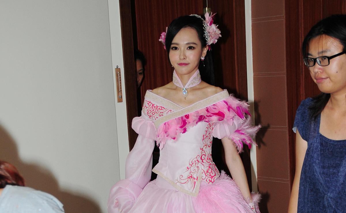 唐嫣首部仙侠剑女主好美100字