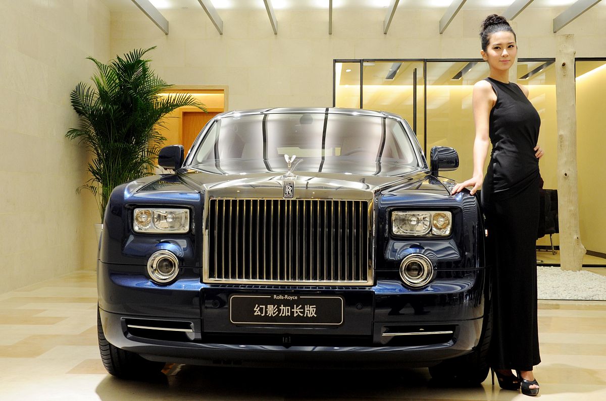 介绍一下劳斯莱斯幻影