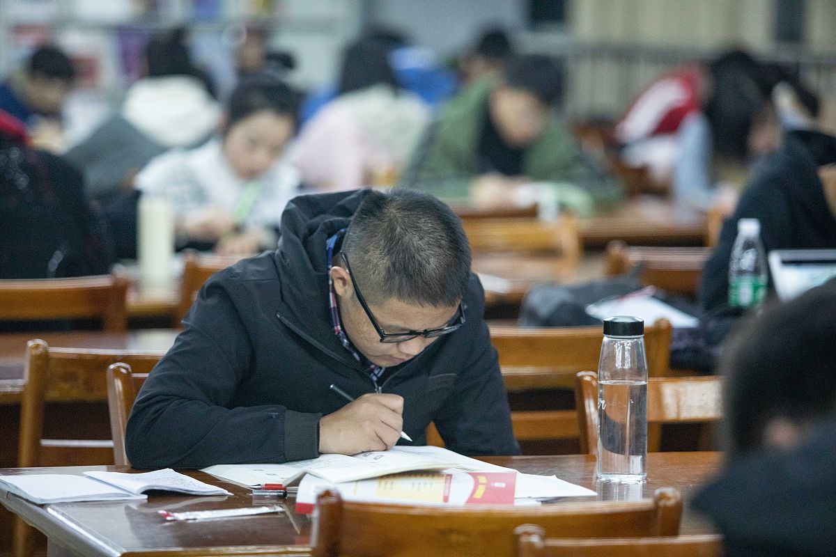 2019年11月20日,武汉,考研进入倒计时阶段,即将参加2020研究生初试的