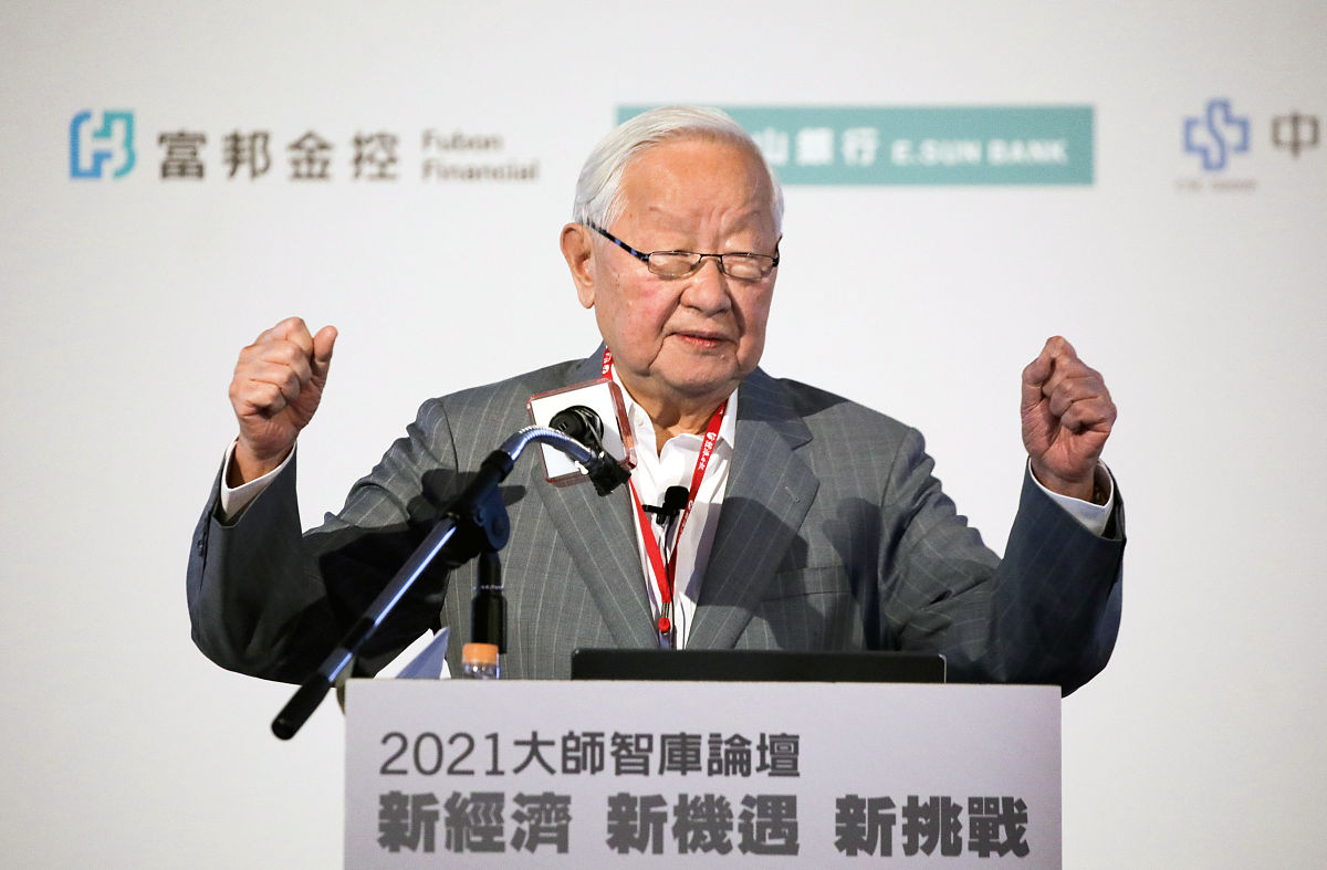 张忠谋为何支持美 写1000字