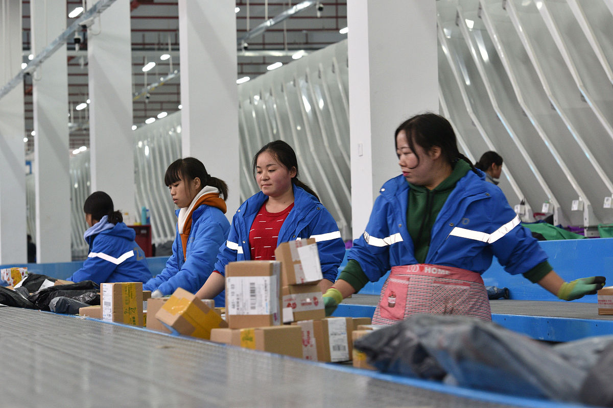 高铁快递人才需求大 - 贵阳铁路运输学院助力行业发展