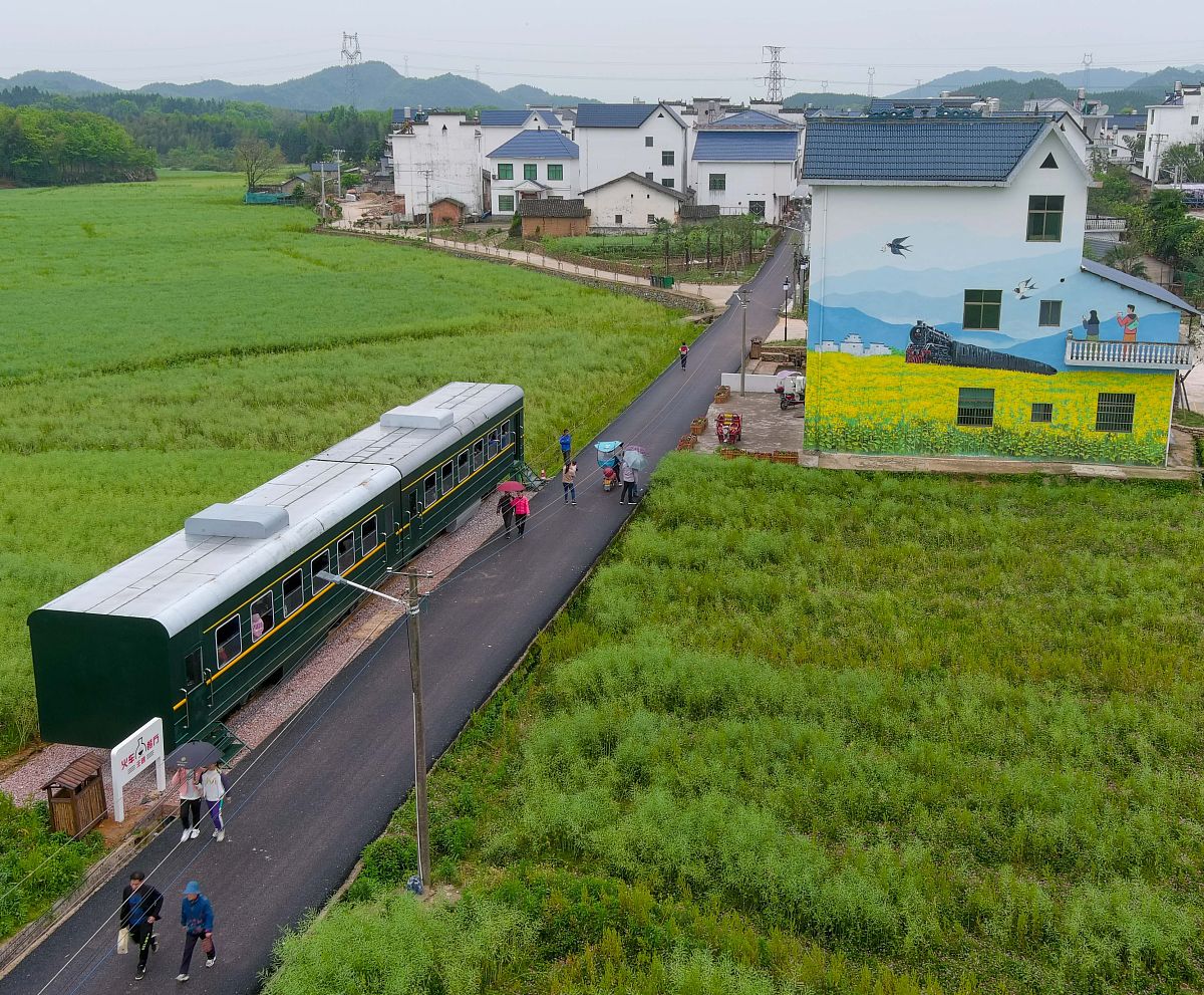 乡村之和：一首怀旧的和平颂歌