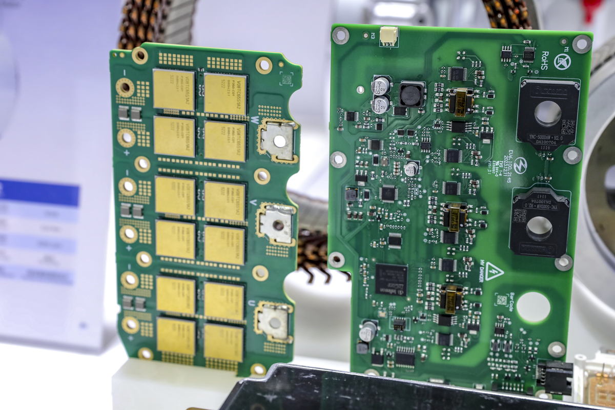 树莓派智能监控系统设计：电源管理与摄像头模块详解