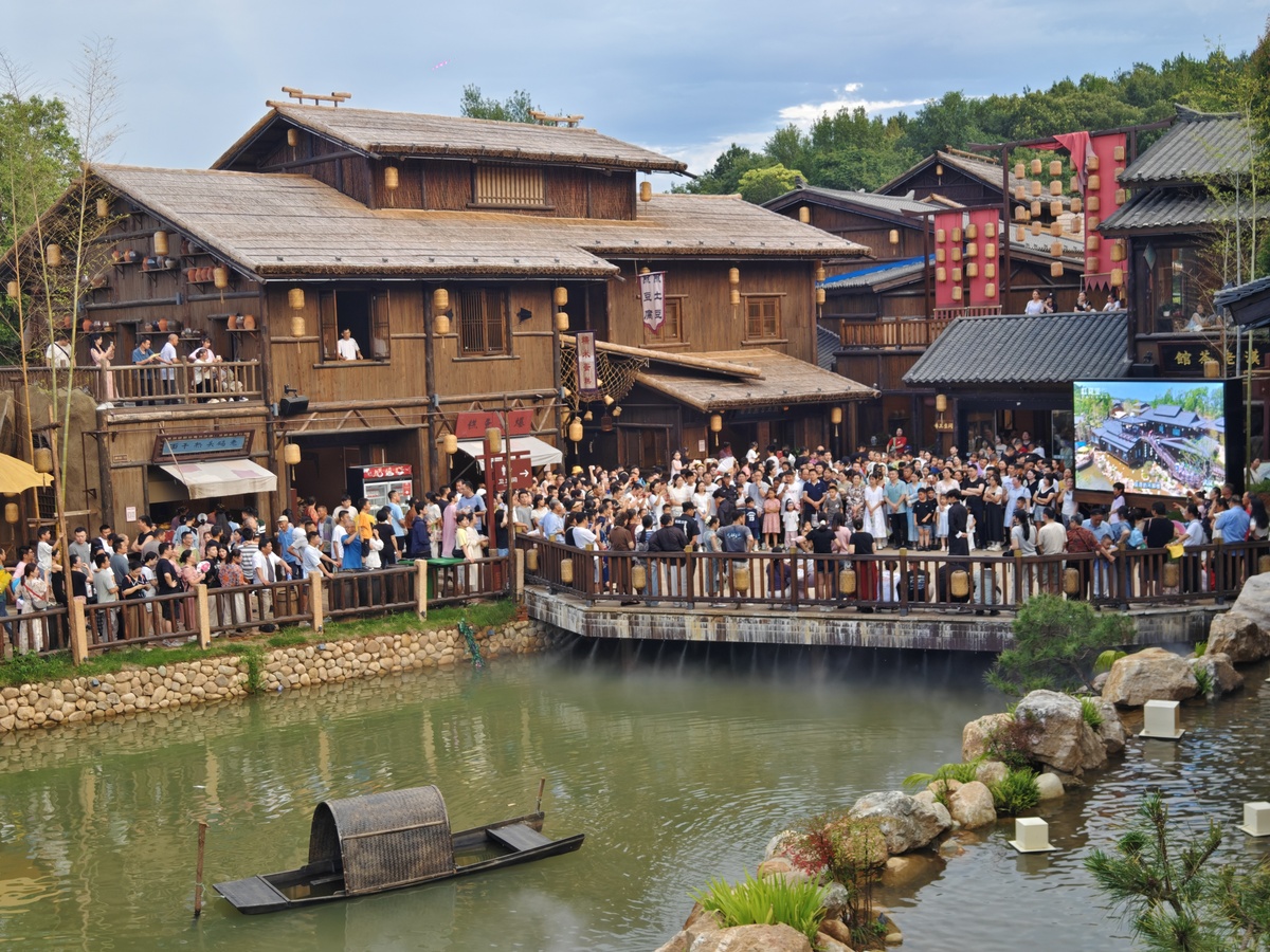材料：建设最美土家特色旅居县城你有什么思考建设最美土家特色旅居县城你有什么思考随着旅游业的繁荣和人们对生活品质的要求不断提高越来越多的人开始选择到郊外或者乡村旅游、度假、休闲。作为著名的旅游国家中国各地也在积极开发旅游资源各地旅游业的发展也取得了长足进步。而如今由于旅游业的繁荣和人们对生活品质的要求不断提高传统的旅游方式已经不能满足人们的需求。因此越来越多的人选择到郊外或者乡村旅游