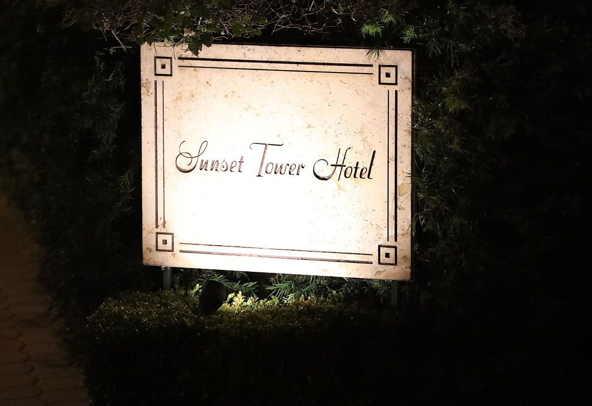 2020感动中国PPT制作：完整模板及内容示例