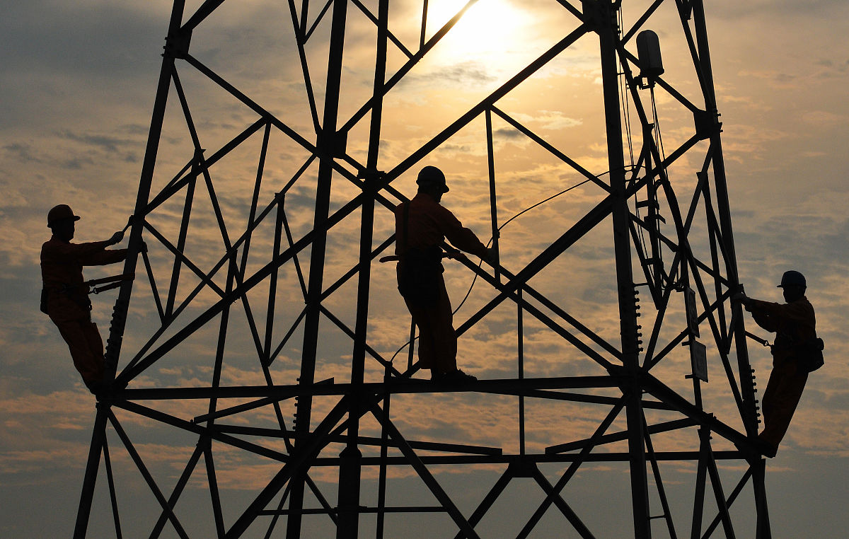 写一个学习电力行业人身伤亡事故情况通报的多人发言记录。