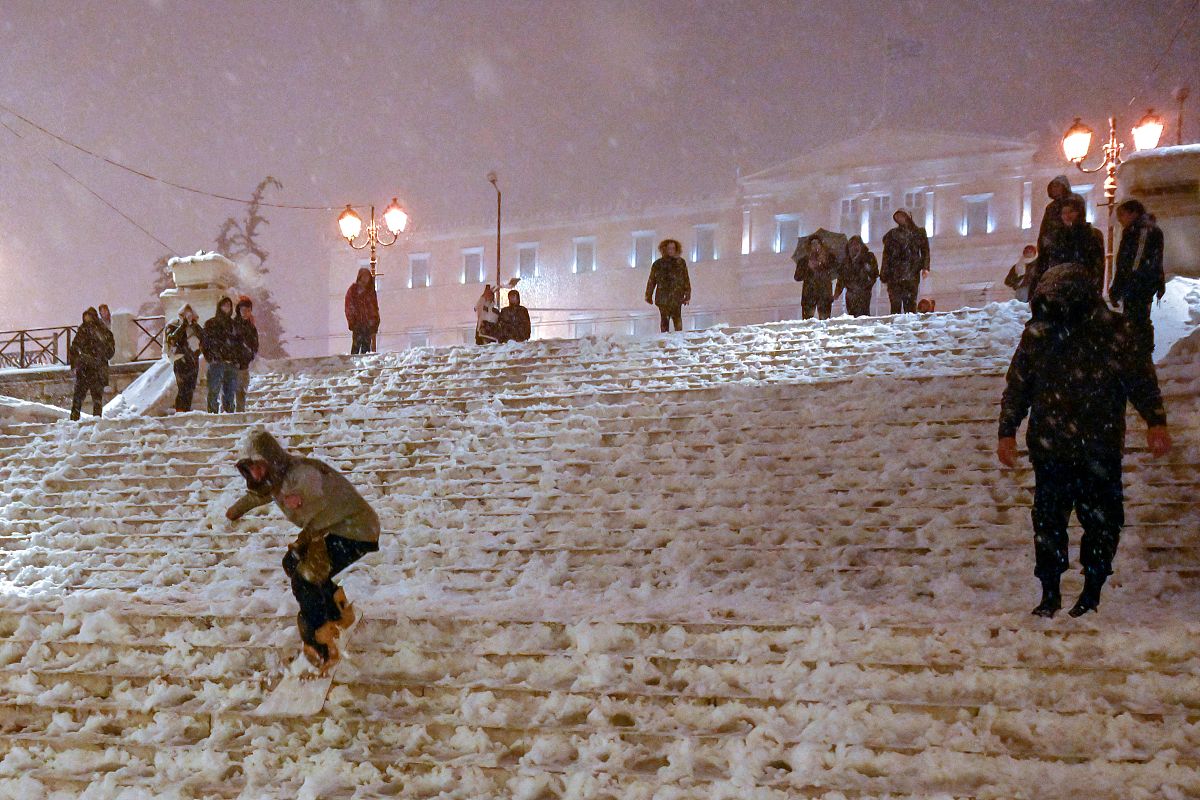 河南民族中等专业学校2023年专业设置：文化艺术、信息技术、商务管理等