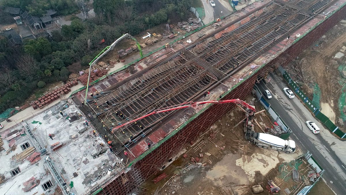 请介绍延安新区隧道工程渗漏位置渗漏位置是在15KM200m处的具体情况写成一段话格式不少于500字。
