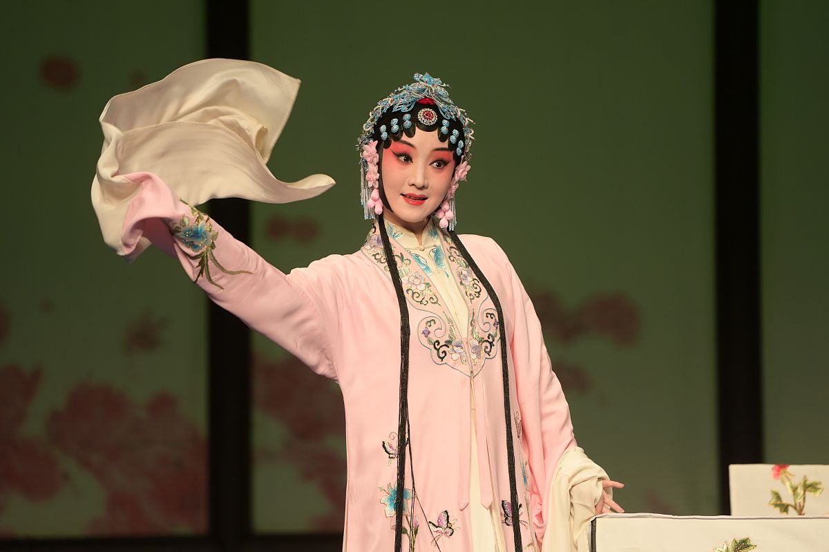 2022年1月7日晚,江苏昆山当代昆剧院,传承版昆曲《牡丹亭》惊艳登台.