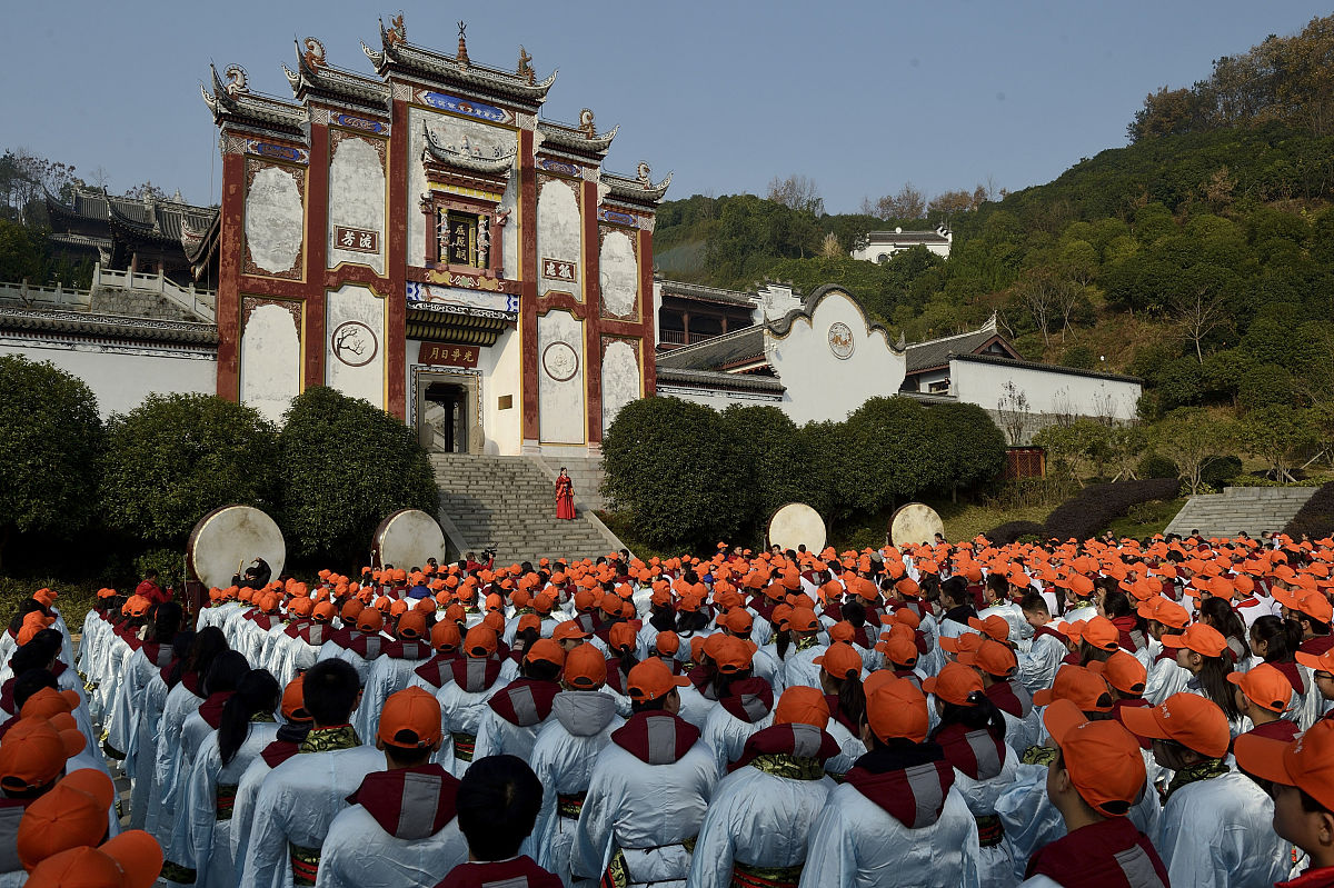 研学成果呈现方式指南：报告、海报、实物与数字媒体