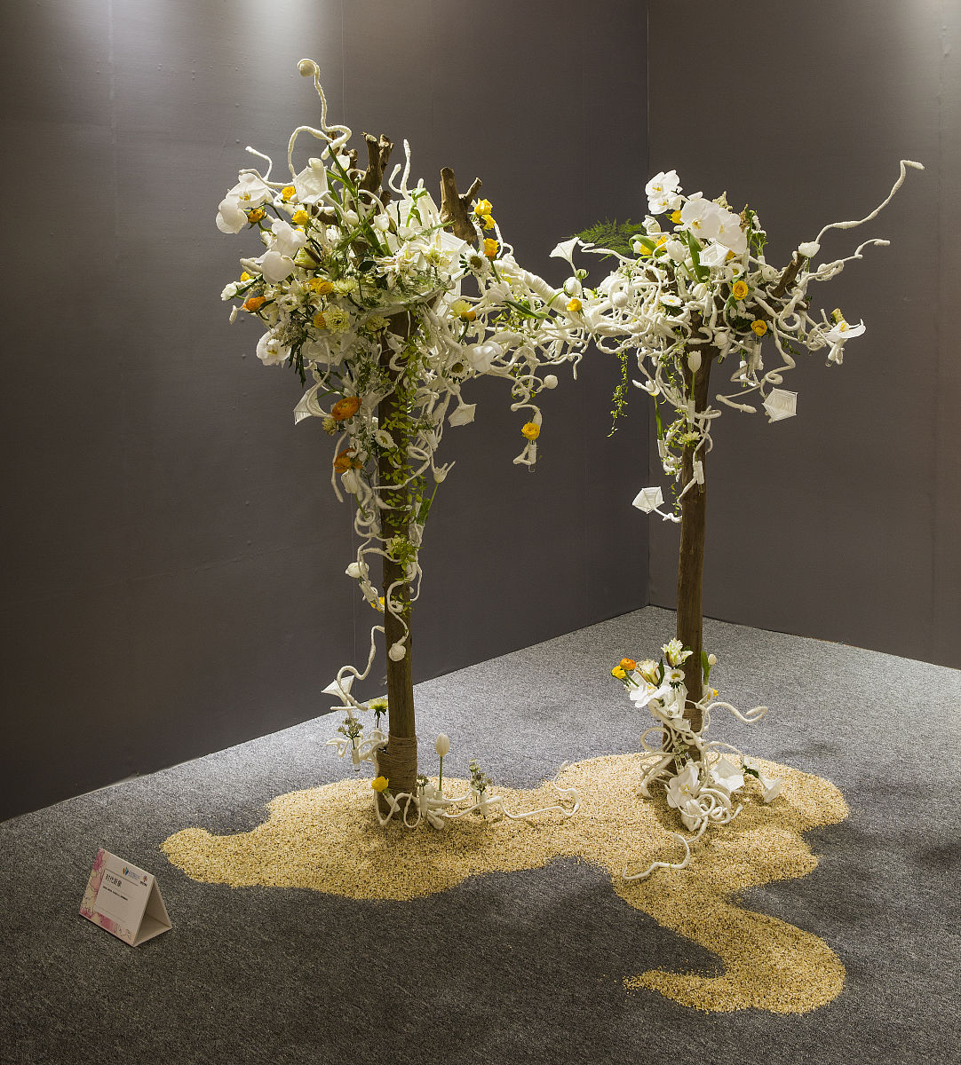 奶茶杯插花创意：提升品牌知名度的绝佳方式