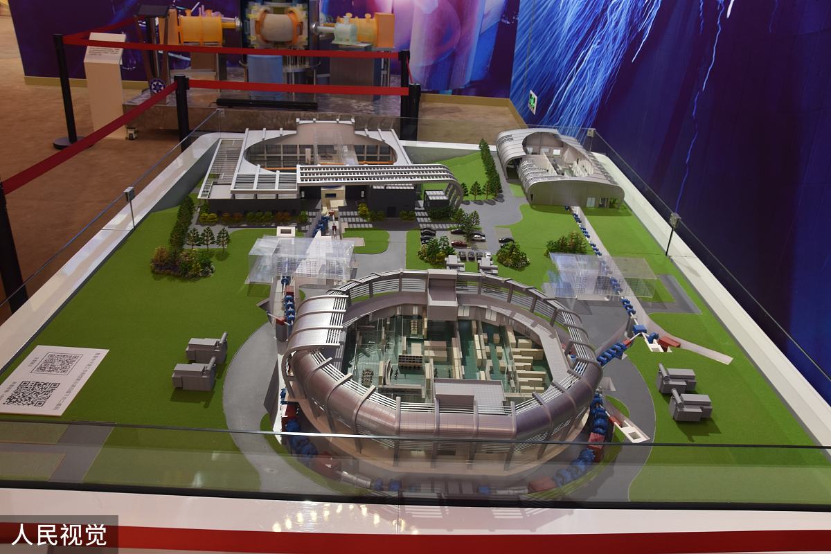 在BIMMake中使用消防模拟功能通过建模、模拟火灾场景分析火灾扩散速度、烟气浓度等参数优化建筑设计、改进疏散通道、增强防火措施提高建筑的防火安全性。同时BIMMake还支持疏散模拟和应急预案制定等功能有助于提高应急响应能力。具体操作步骤是