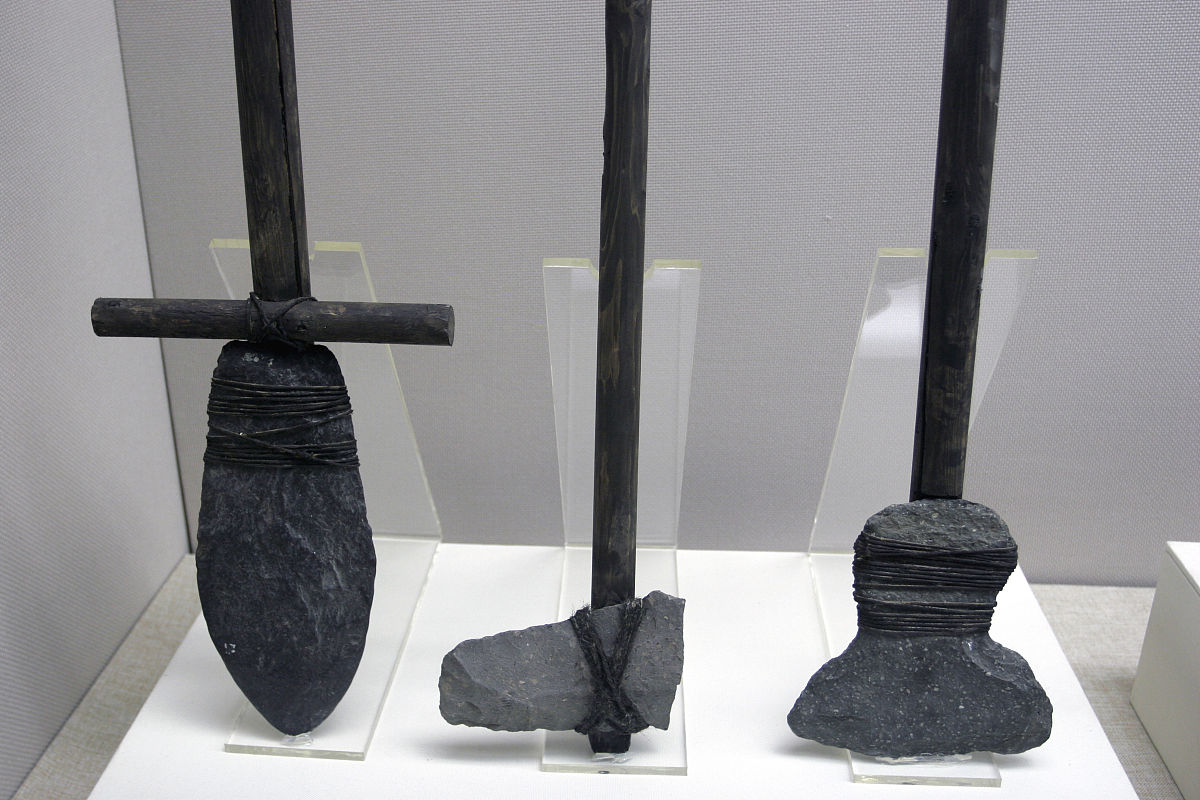 2008年08月12日 石耜,石刀,石锄,新石器时代,内蒙古赤峰市出土.内蒙古