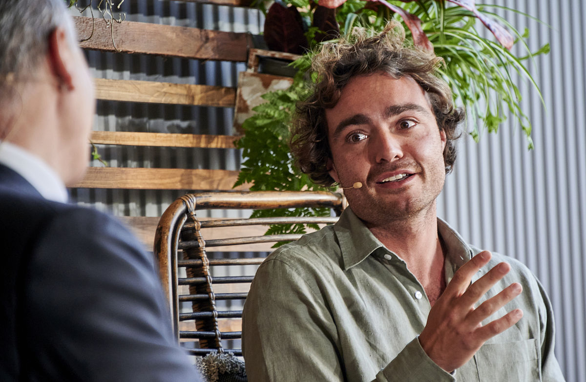 请针对审核-配物资-建乐园-抓运营-落公示等五部写一个项目执行指南