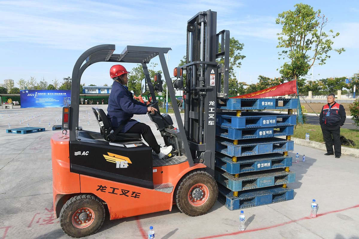 阜阳机电工业学校2021年招生条件：年龄、学历、考试