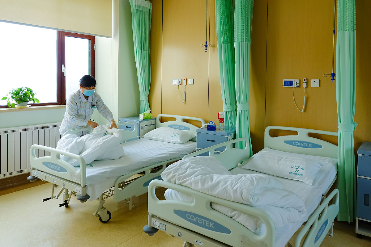 护理干预对喉癌患者焦虑抑郁的影响的研究背景及意义写成一段话格式不少于。