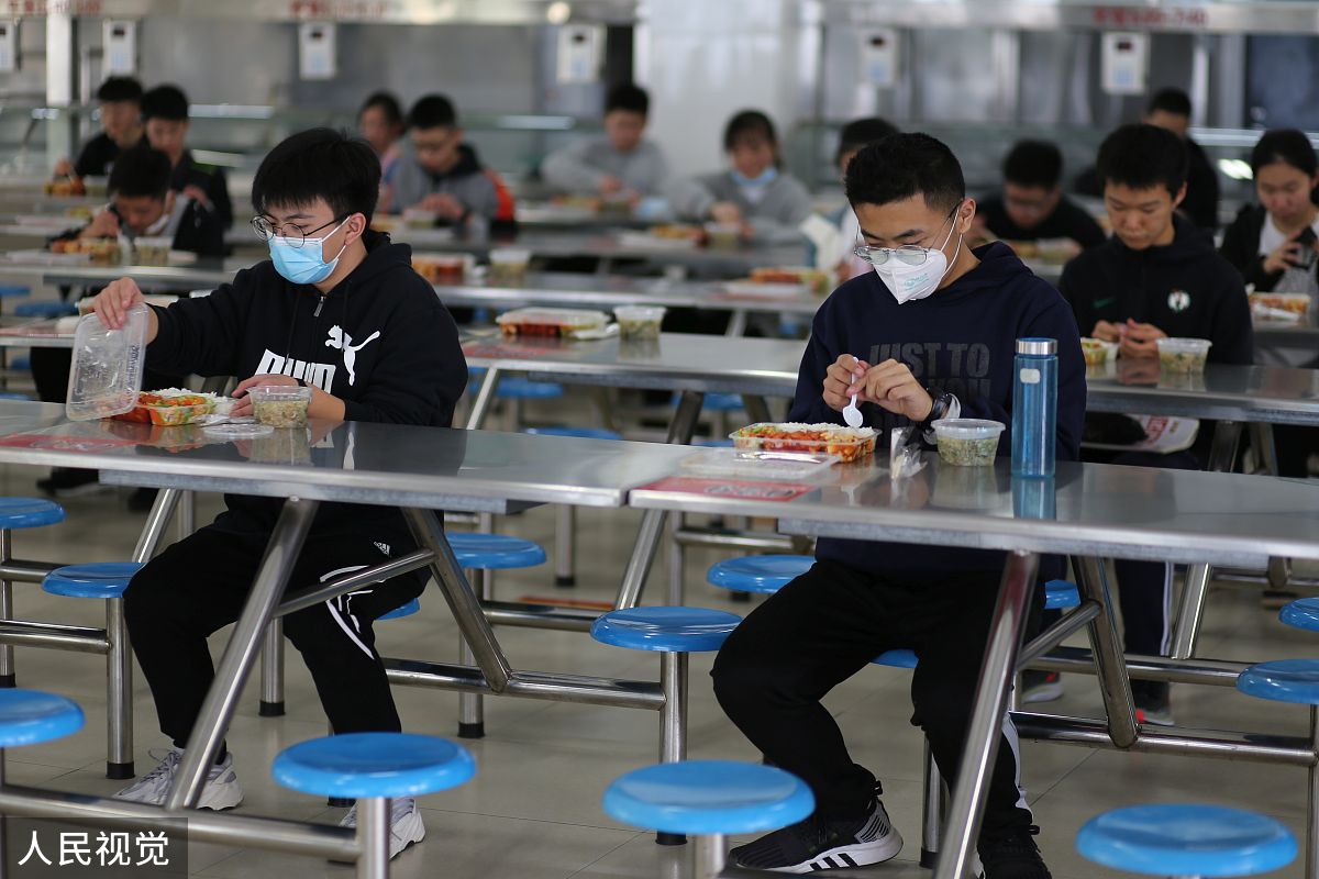 郑州软件应用中等专业学校2023年开设人工智能专业：未来软件行业的热门方向