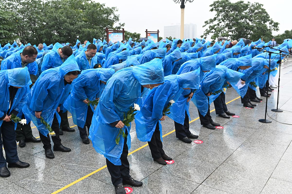 写一篇关于杭州地区2023年春节后外省员工复工复产情况